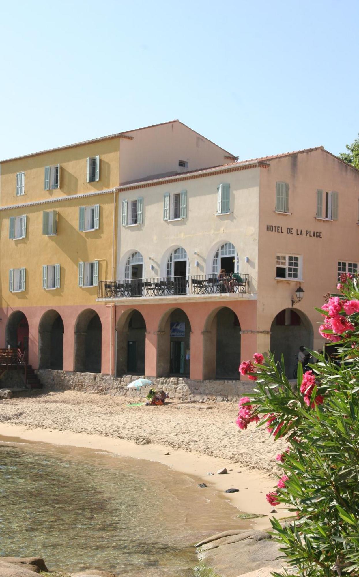 Hotel De La Plage Santa Vittoria Algajola  Exteriör bild